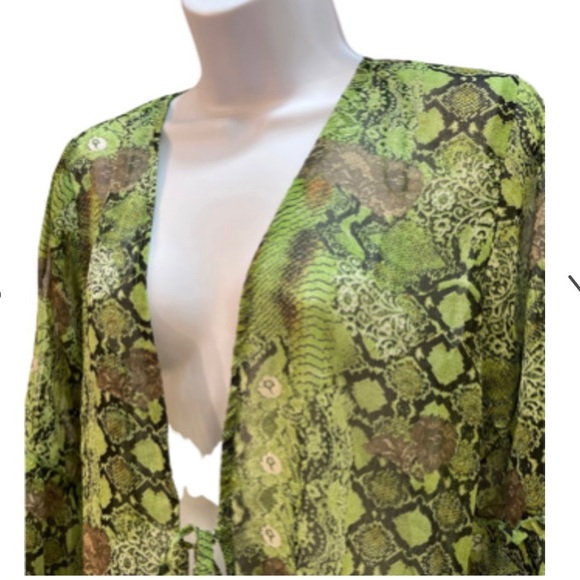 NWT Kendall + Kylie Ruffle Sleeve Kimono with Tie Snake Lace Green Medium - Picture 3 of 4